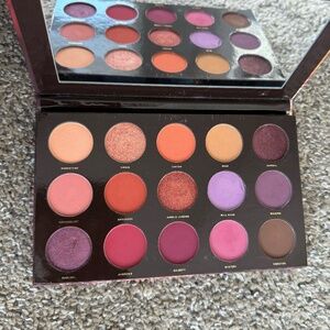 HipDot "Zion" eyeshadow palette